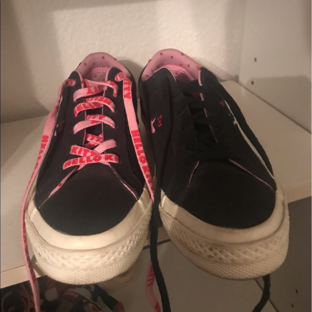 Converse x hello kitty shoes